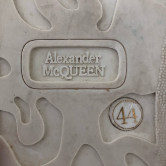 Alexander McQueen White and Gold Detail Sneakers - Picture 8 of 9